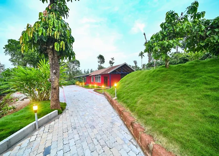Red Roof Resort - Pool, Home Food, Coffee Estate, Near To Falls & Trekking