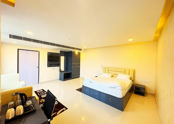 Hotel Ranjana Palace