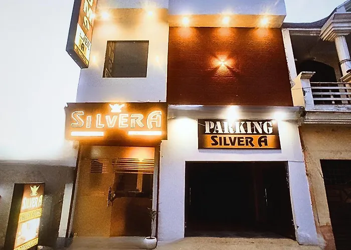Hotel Silver A - Favorite Of Families, Corporates & Couple