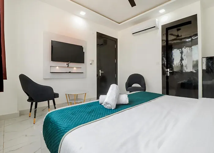 Hotel Riya Raj - Luxury Stay