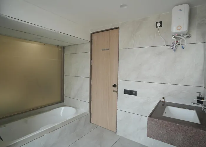 Mahadev Hotel