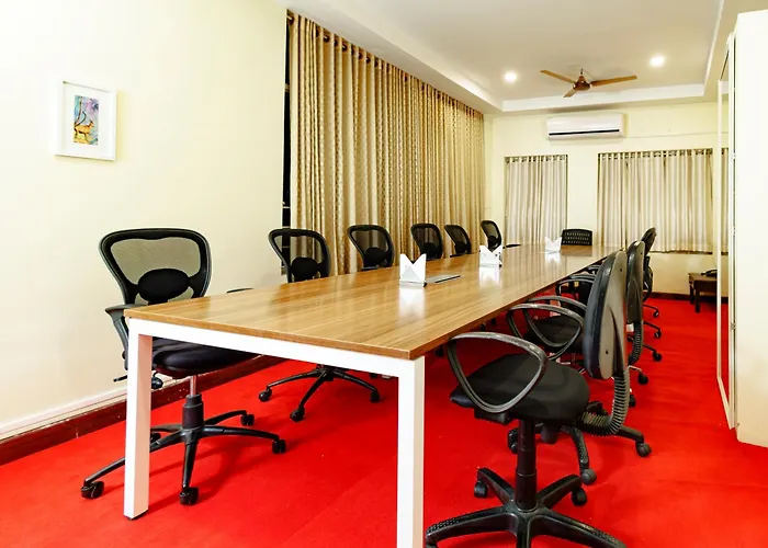 Hotel Lals Residency, Adoor