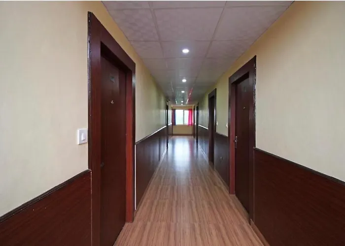 Red Carpet Hotel