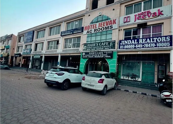 Jeevak hotel