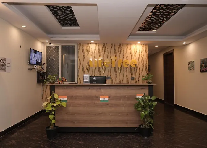 Life Tree Hotel And Banquet Hall, Sector 63A