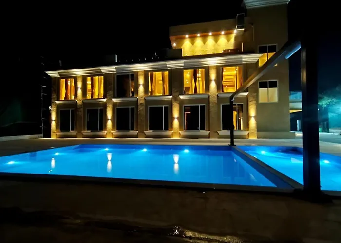 La Fenice Resort Madh Island