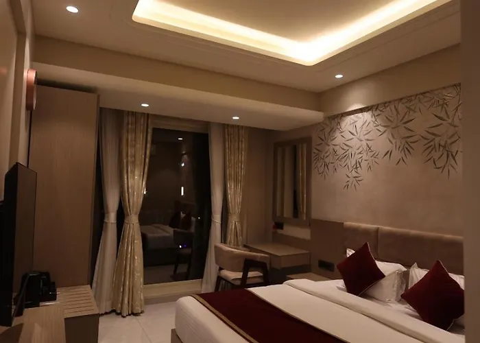 La Fenice Resort Madh Island