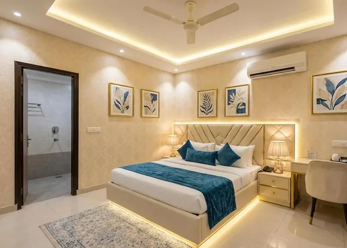 Hotel Sky Nest Suites Near Delhi Igi Airport