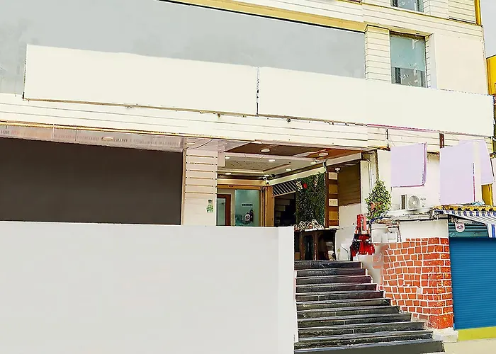 Super Townhouse Mg Road Near Commercial Street