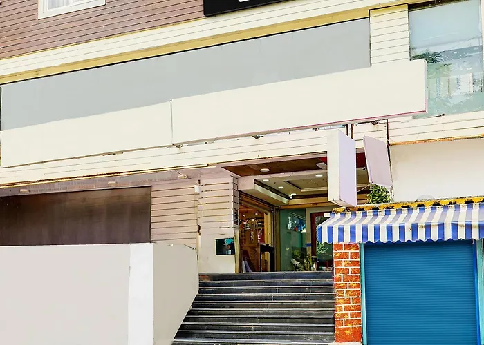 Super Townhouse Mg Road Near Commercial Street