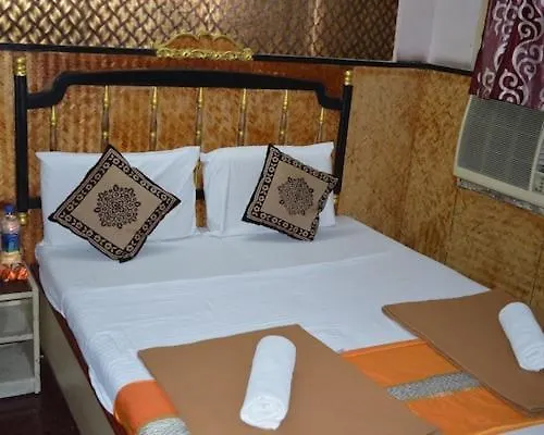 Amb Guest House