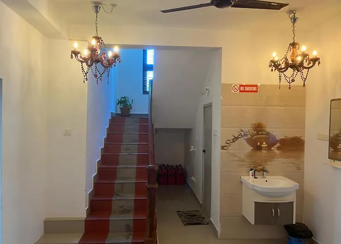 Taaraa Loca - Yoga , Spiritual N Dorms