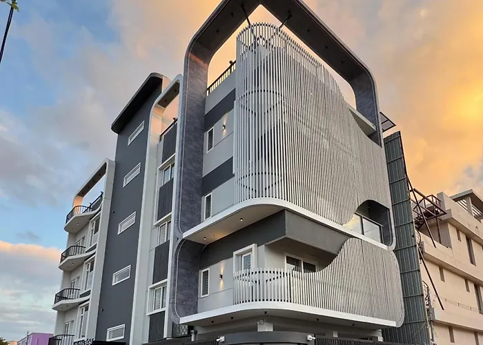 Coral Shelters Service Apartments Luxe Kochadai