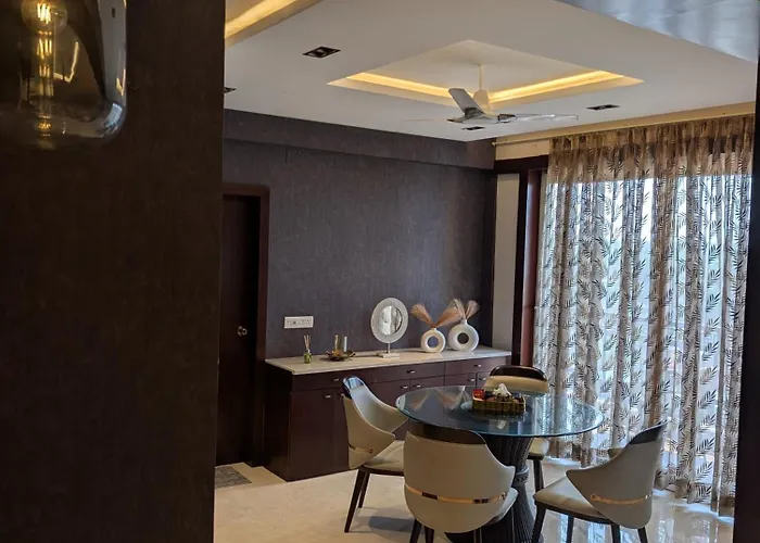2Bhk Aurea Stays Luxury Living With Balcony Views Near Dn Regalia Mall Bhubaneswar