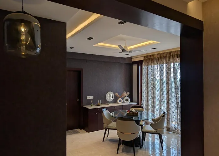 2Bhk Aurea Stays Luxury Living With Balcony Views Near Dn Regalia Mall Bhubaneswar