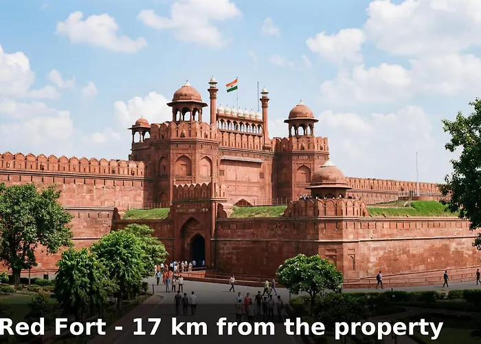 Super Townhouse Rohini Sector 24