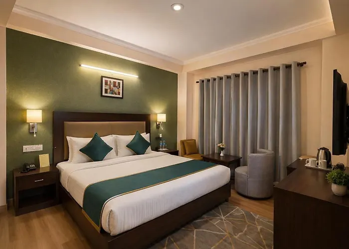 Hotel Aachman Regency With Rooftop Terrace
