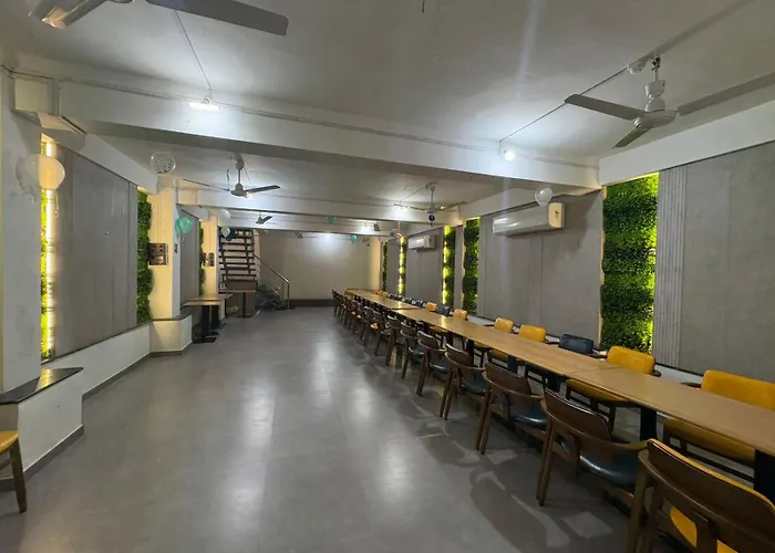 Hotel Govind Regency
