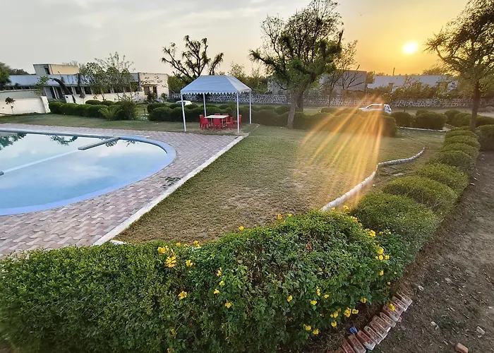 Hotel Ajitgarh
