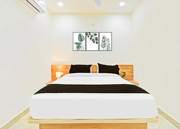 Super Townhouse Oak Kompally