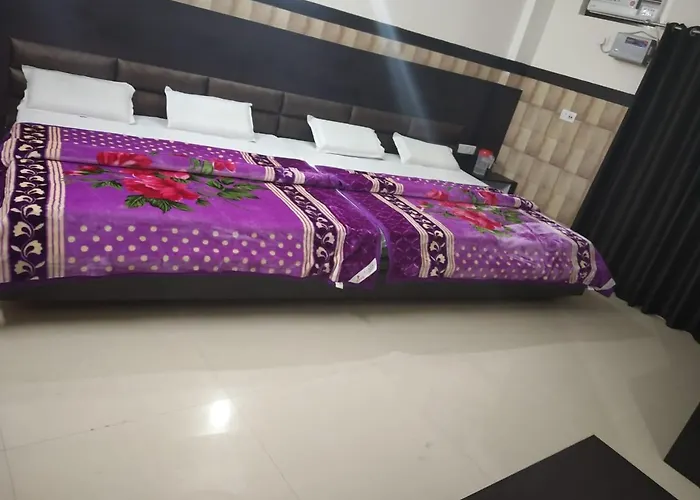 Hotel Ishaan International Near Yatra Parchi Counter 2 Katra 