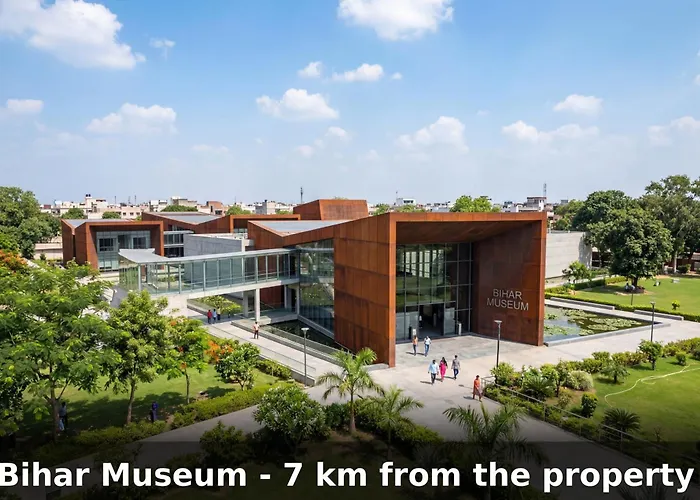 Super Collection O Danapur Near Railway Station