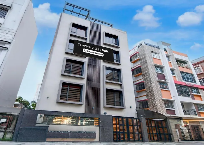 Super Townhouse Oak Dlf Newtown Bus Terminal