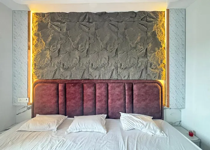Hotel Radha Madhavam