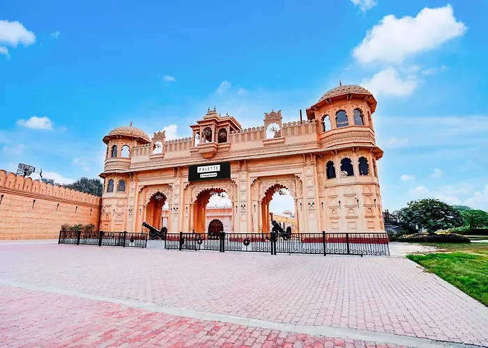 Super Oyo Palette Hotel And Resort Lbs International Airport Formerly Banaras Kila