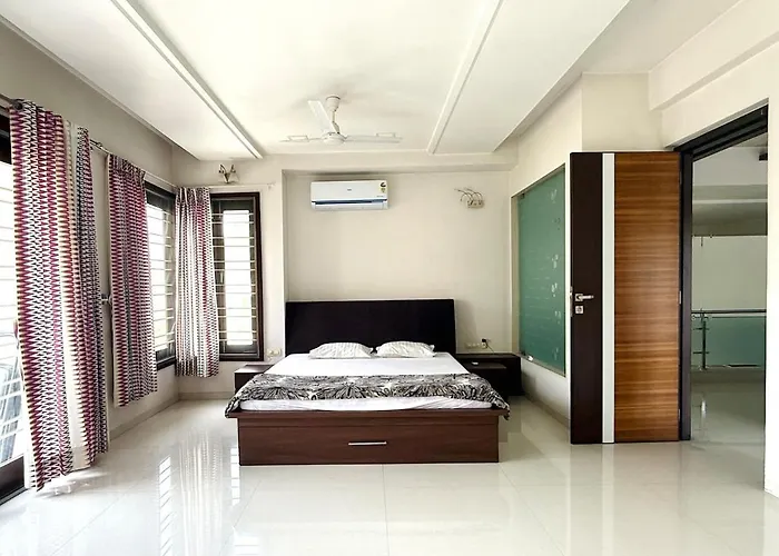 Ultra-Luxurious 3Bhk 1St Floor Of Bungalow