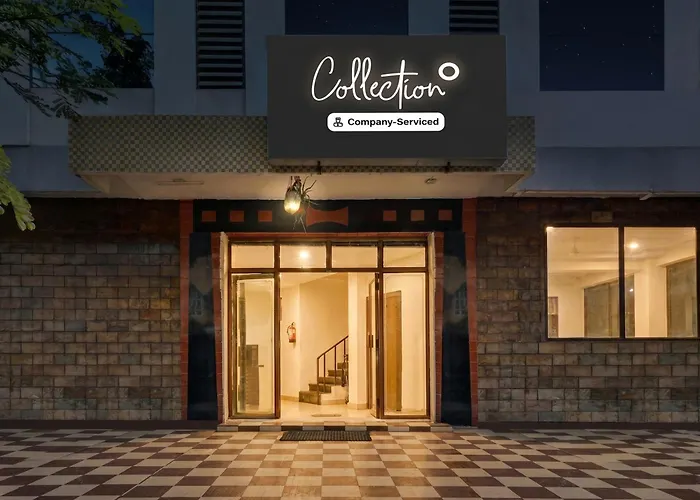 Super Oyo Collection O Jagadamba Junction Near Beach Road