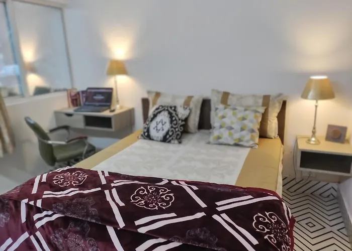 Boutique Studio Apartment Near Noida Expressway, Metro, It Hub, Expomart