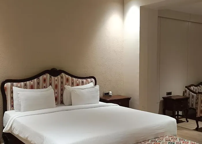 Club Paraiso Raipur 