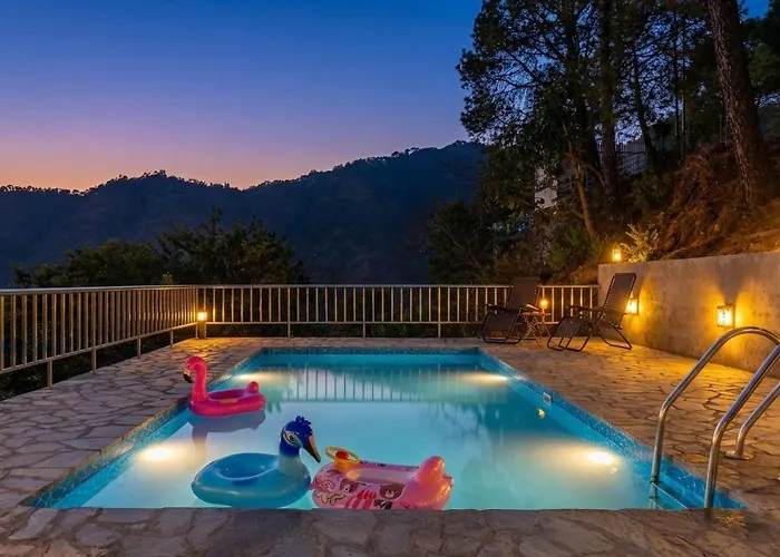 Stayvista At The Winter Line With Outdoor Pvt Pool & Comp Breakfast Kasauli