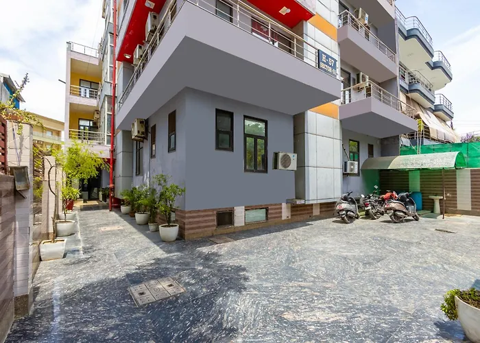 Hotel Diamond Stays Sector 51 Noida