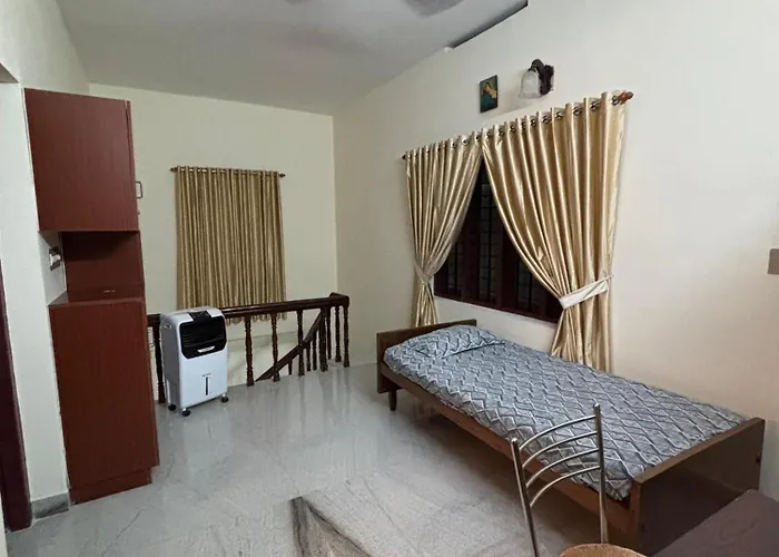 Stay At Renovated Home At Dbra-61 Don Bosco Cross Road Vaduthala Ernakulam