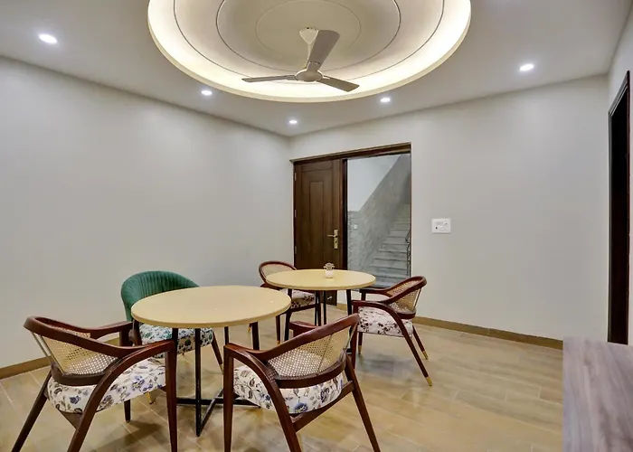 Hotel O Xanthe Noida