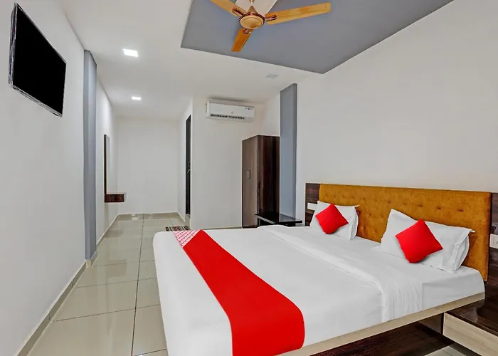 Oyo Hotel Navrang