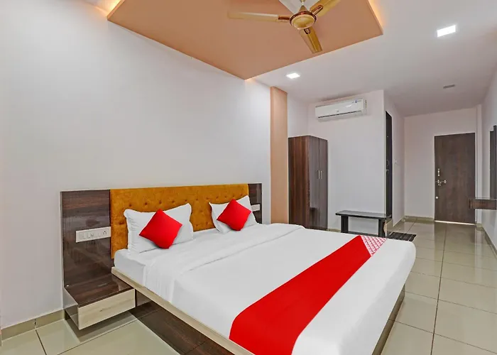 Oyo Hotel Navrang