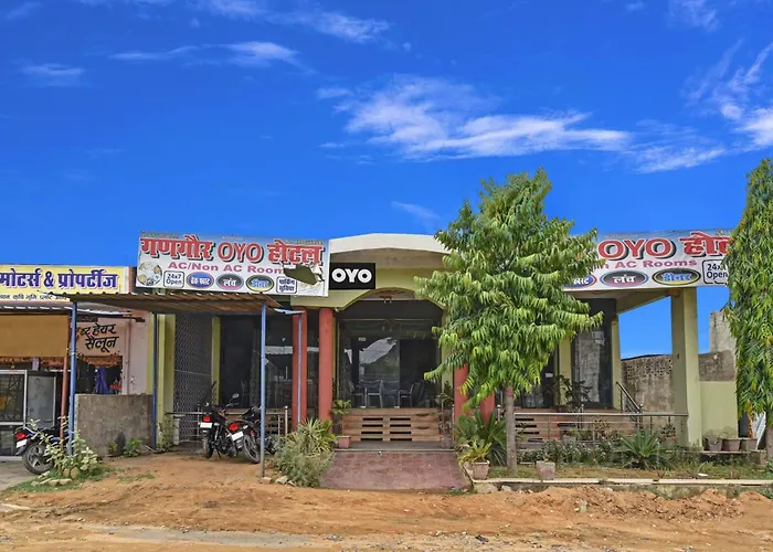 Hotel O Gangaur Midway
