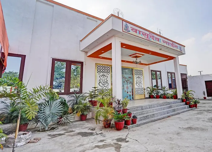 Hotel O Vashudev Garden