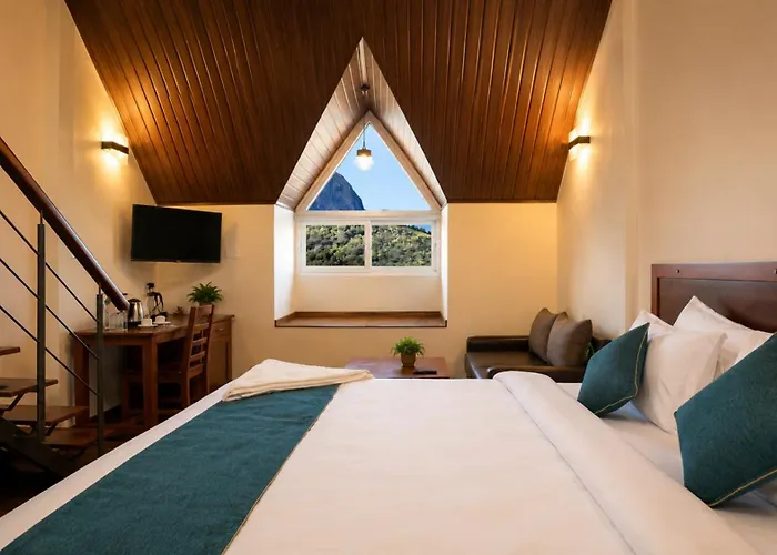 Shola Crown Resort - Munnar