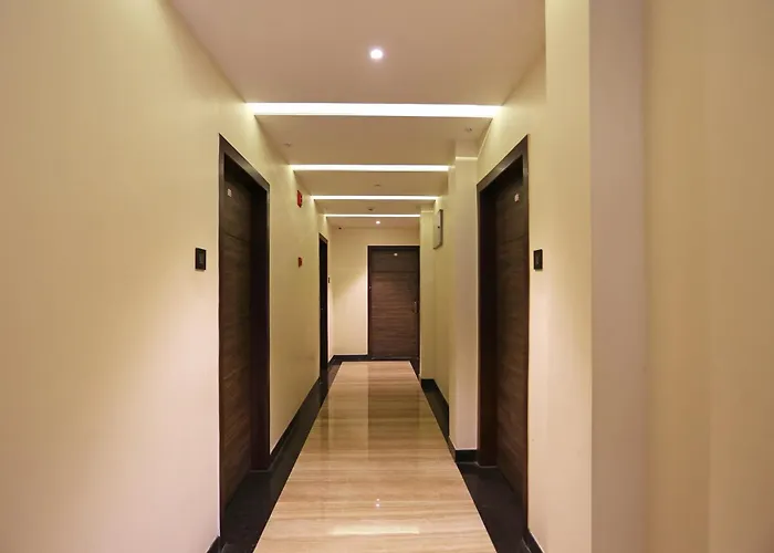 Super Capital O Niharika Guest House