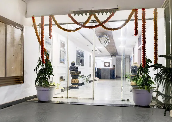 Super Townhouse By Oyo Mohali Bus Terminal Formerly Hotel Hm Crystal