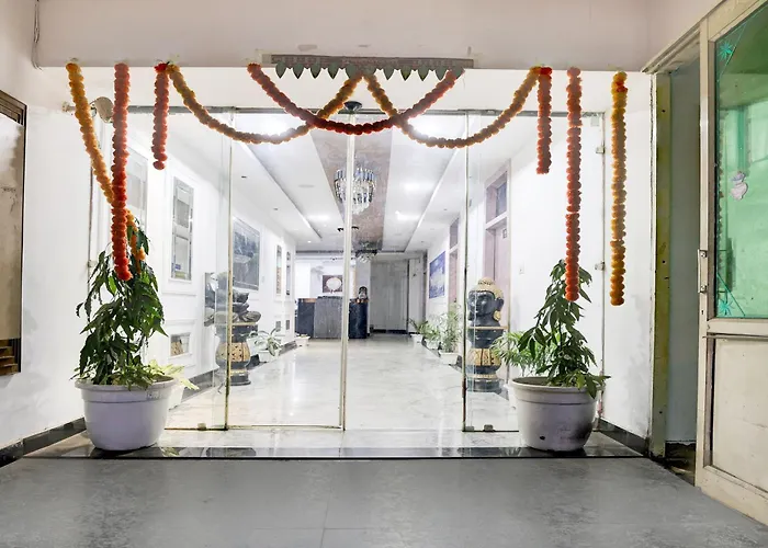 Super Townhouse By Oyo Mohali Bus Terminal Formerly Hotel Hm Crystal
