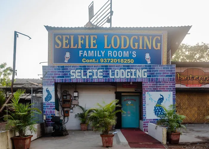 Oyo 37530 Selfie Dhaba