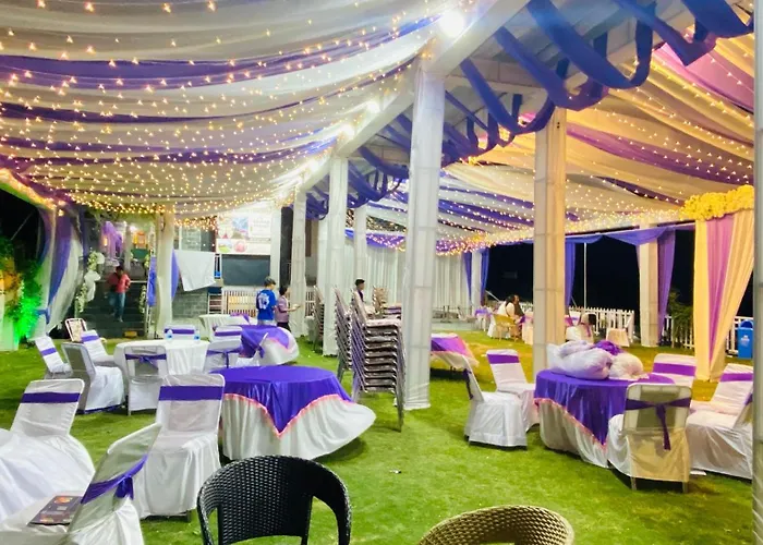Hotel Devdar Resort