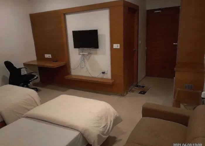 Hotel O Pop Hotel Vedant