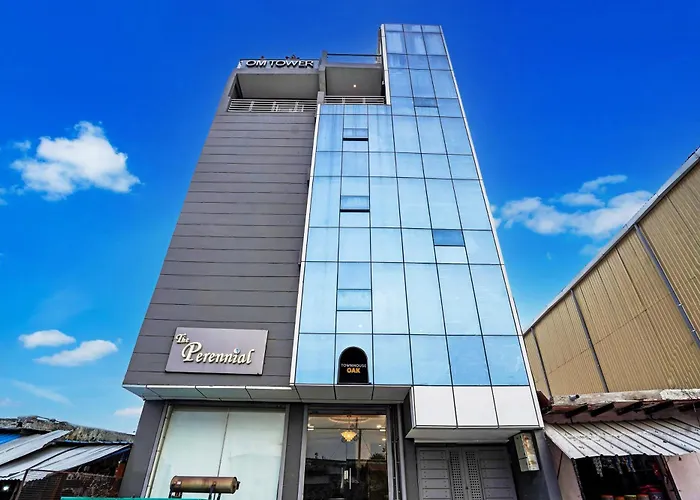 Super Townhouse Oak Culture Hotel & Restaurant
