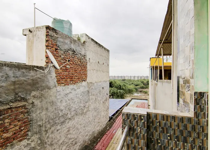 Hotel O S Palace Near Samaypur Badli Metro Station Delhi 